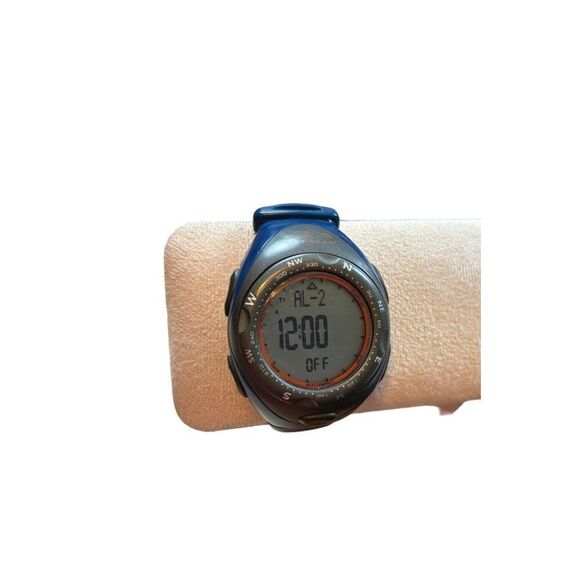Highgear Smart Outdoor Products Digital Altimeter Barometer Watch - Picture 1 of 8